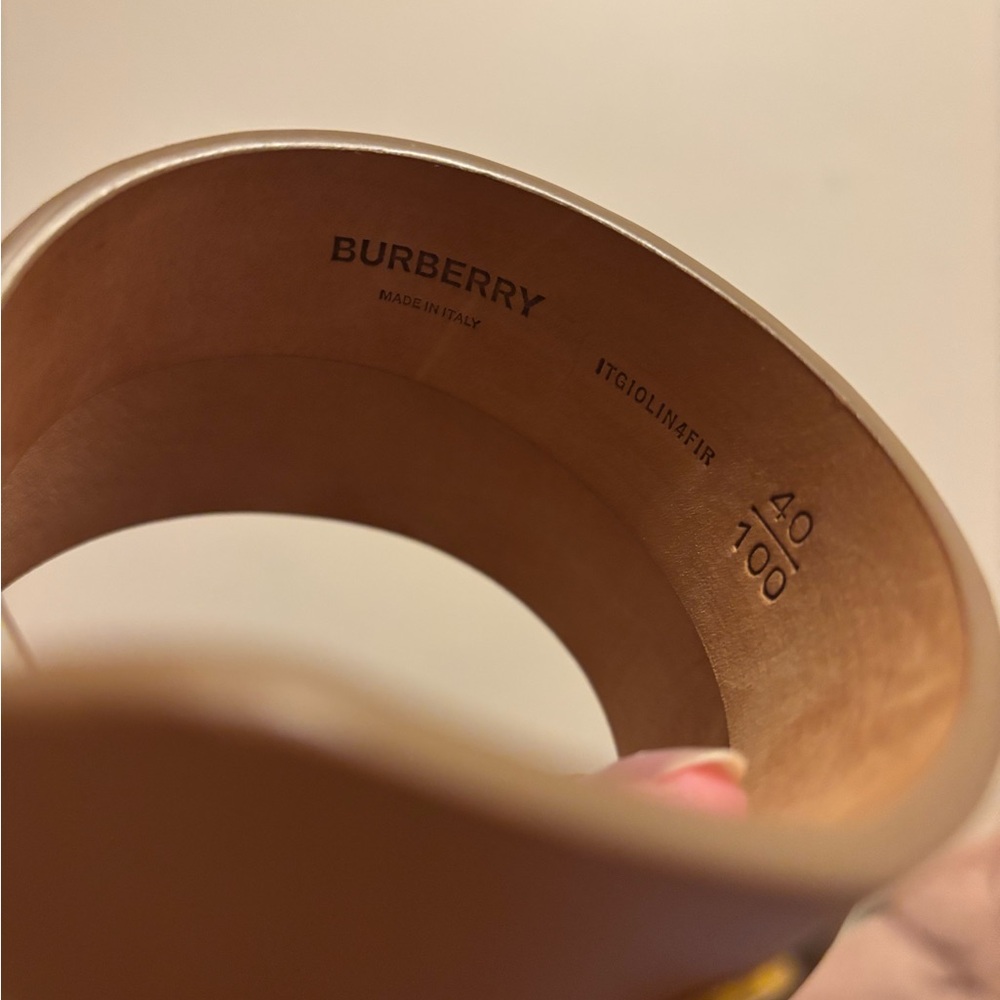Burberry Adjustable Leather Belt with Credit Card Envelope | Size 40 | Authentic - Picture 3 of 3